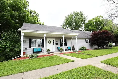 230 Fairfax Street Carlyle IL 62231