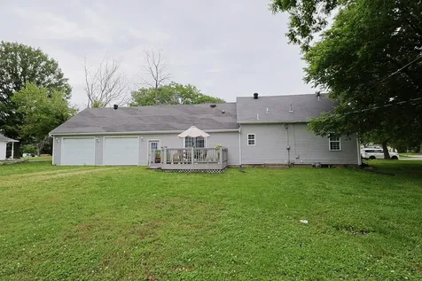 230 Fairfax Street Carlyle IL 62231