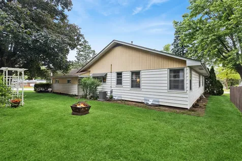 3607 West Clover Avenue Mchenry IL 60050