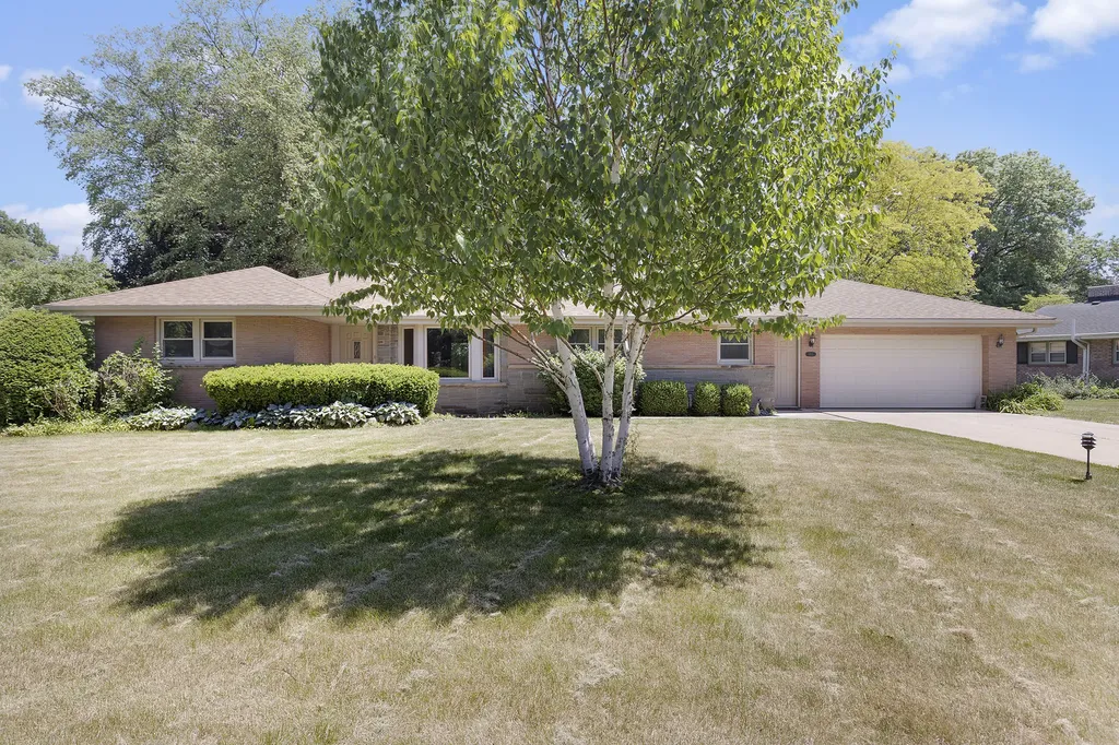 1915 Greenfield Lane Rockford IL 61107