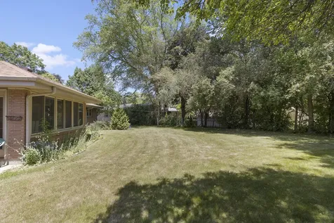 1915 Greenfield Lane Rockford IL 61107