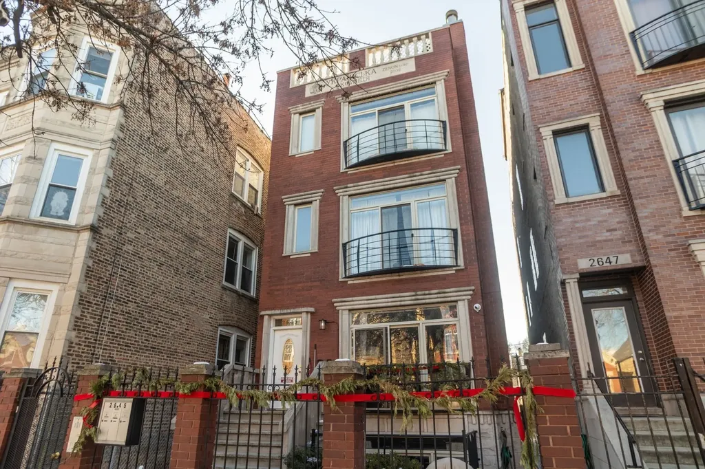 2645 West Haddon Avenue Chicago IL 60622