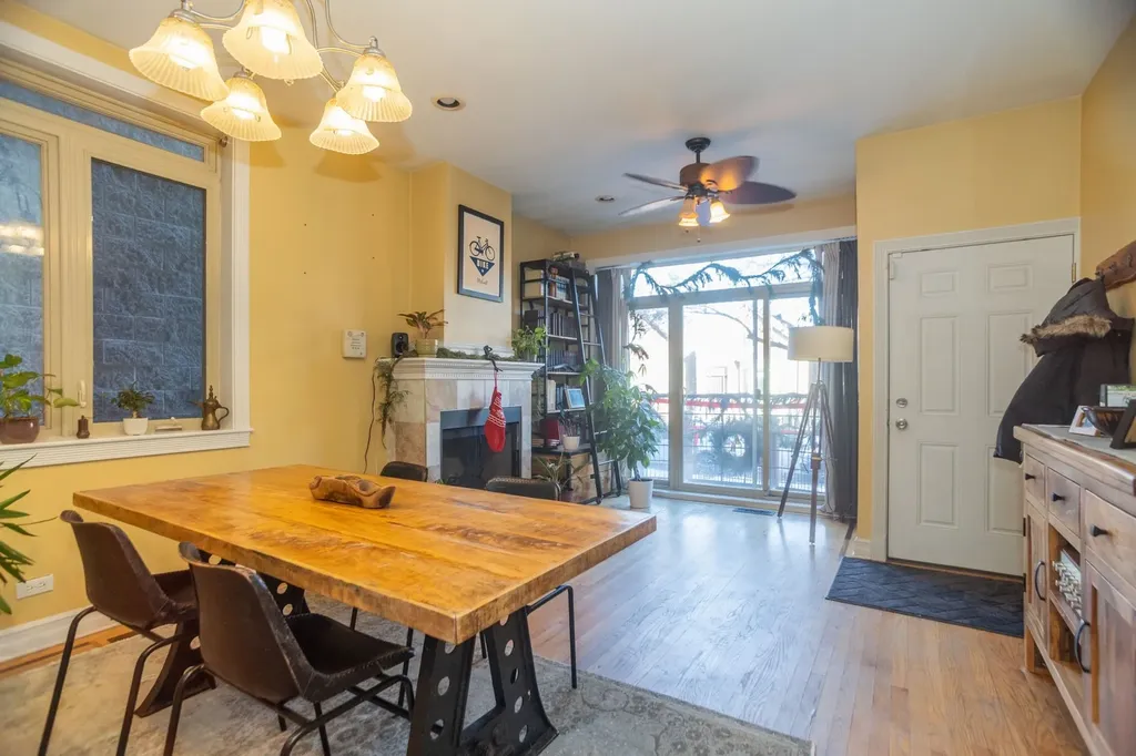 2645 West Haddon Avenue Chicago IL 60622