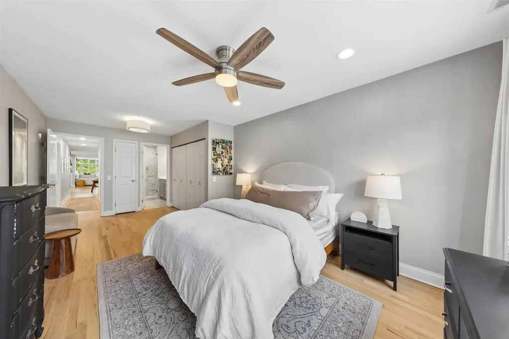 2555 North Southport Avenue Chicago IL 60614