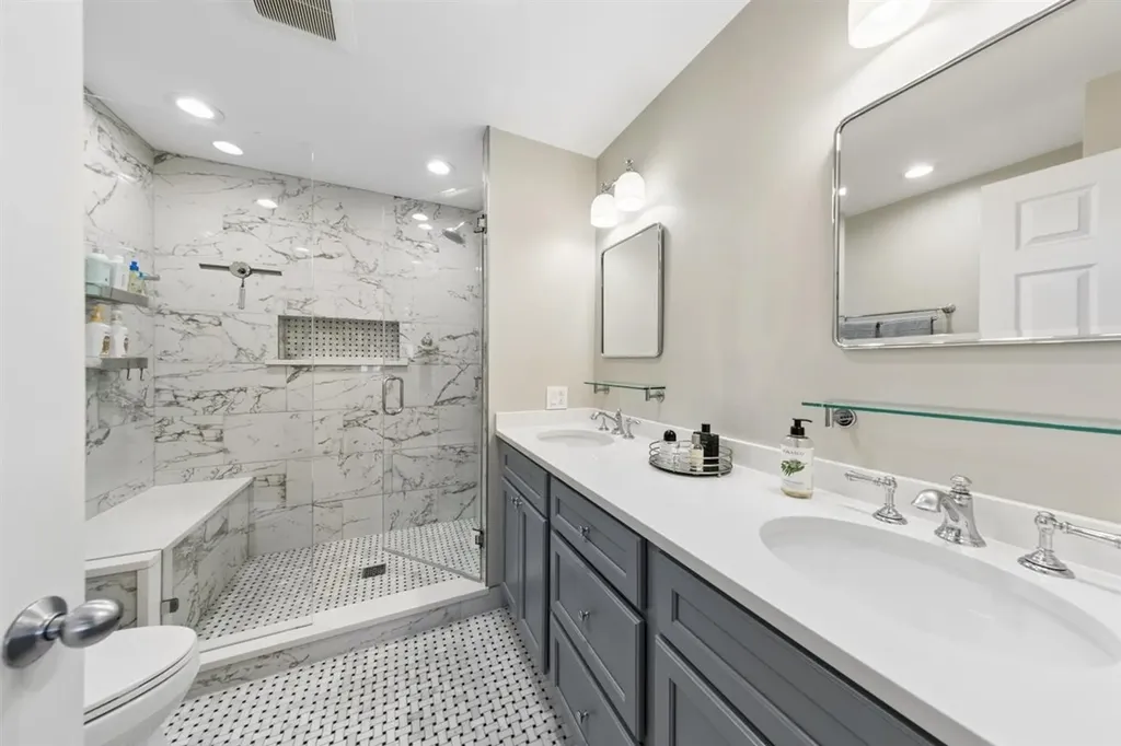 2555 North Southport Avenue Chicago IL 60614