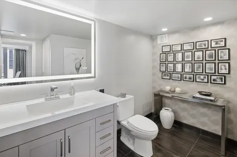 339 West Barry Avenue Chicago IL 60657