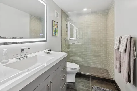 339 West Barry Avenue Chicago IL 60657