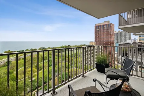 339 West Barry Avenue Chicago IL 60657