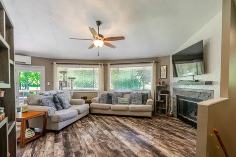19866 Lakewood Drive Bloomington IL 61705