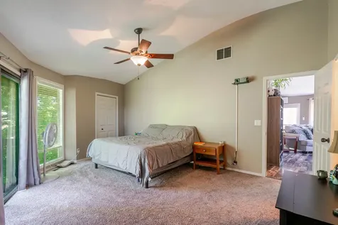 19866 Lakewood Drive Bloomington IL 61705