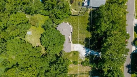 19866 Lakewood Drive Bloomington IL 61705