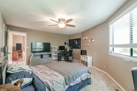 19866 Lakewood Drive Bloomington IL 61705