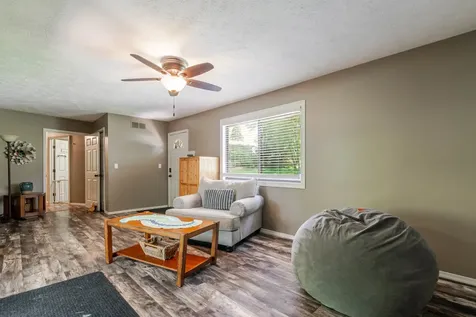 19866 Lakewood Drive Bloomington IL 61705