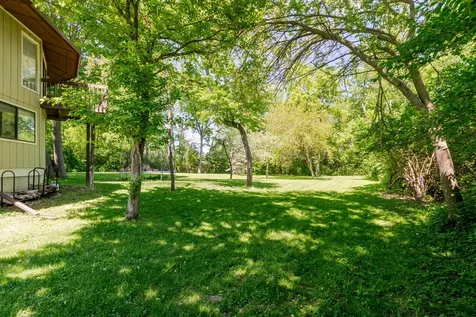 19866 Lakewood Drive Bloomington IL 61705