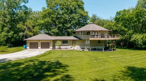 19866 Lakewood Drive Bloomington IL 61705