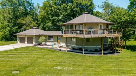 19866 Lakewood Drive Bloomington IL 61705