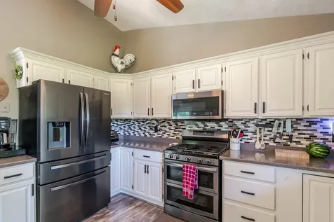 19866 Lakewood Drive Bloomington IL 61705