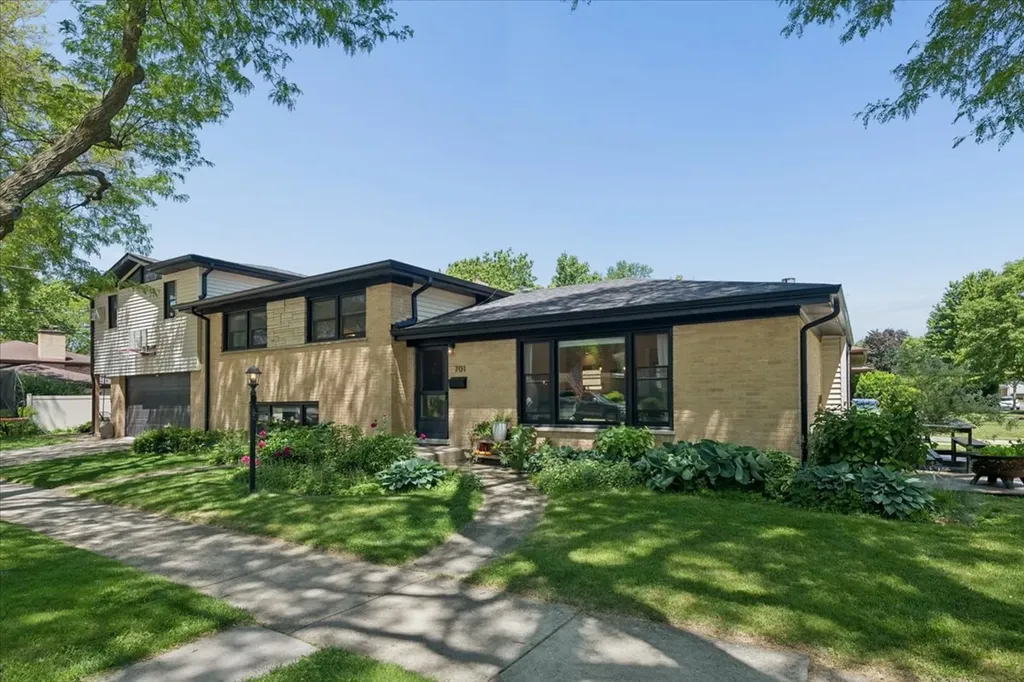 701 Laporte Avenue Wilmette IL 60091