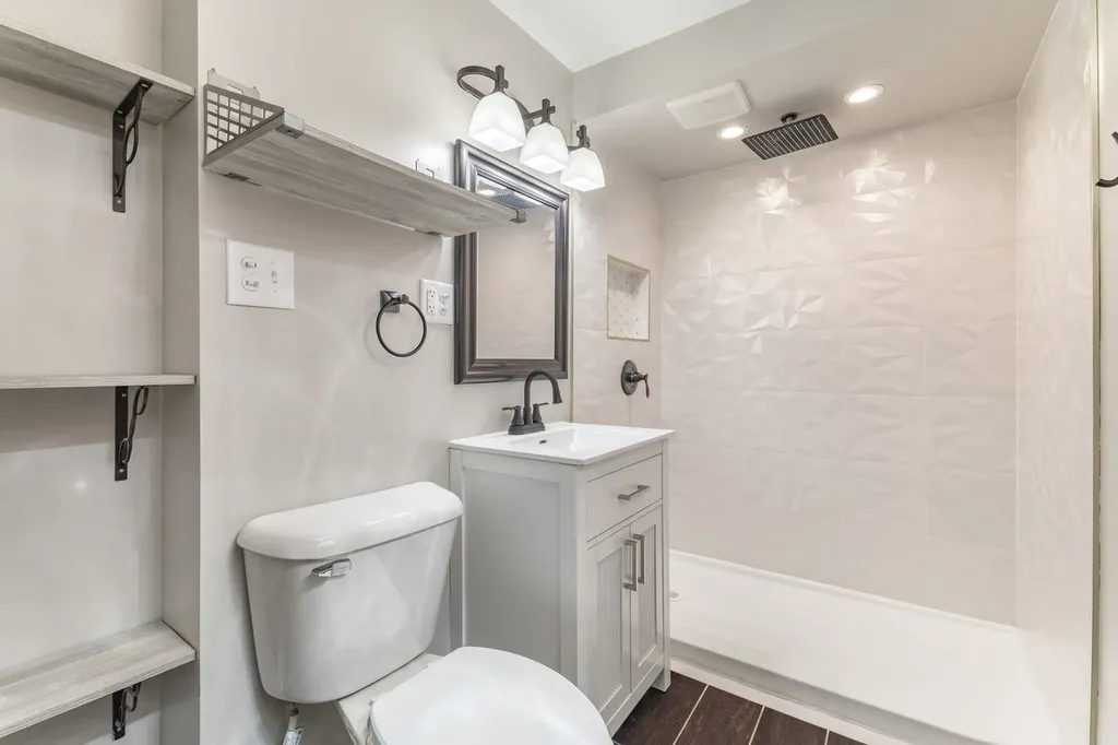 10505 South Avenue F Chicago IL 60617