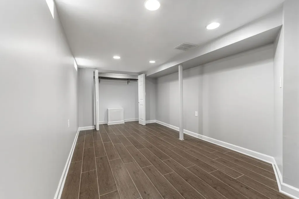 10505 South Avenue F Chicago IL 60617