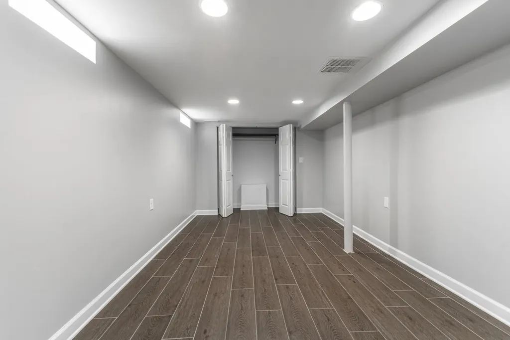 10505 South Avenue F Chicago IL 60617