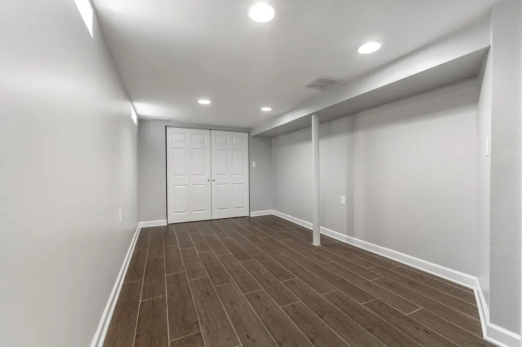 10505 South Avenue F Chicago IL 60617
