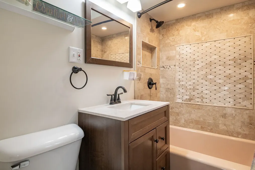 10505 South Avenue F Chicago IL 60617