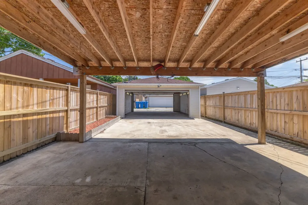 10505 South Avenue F Chicago IL 60617