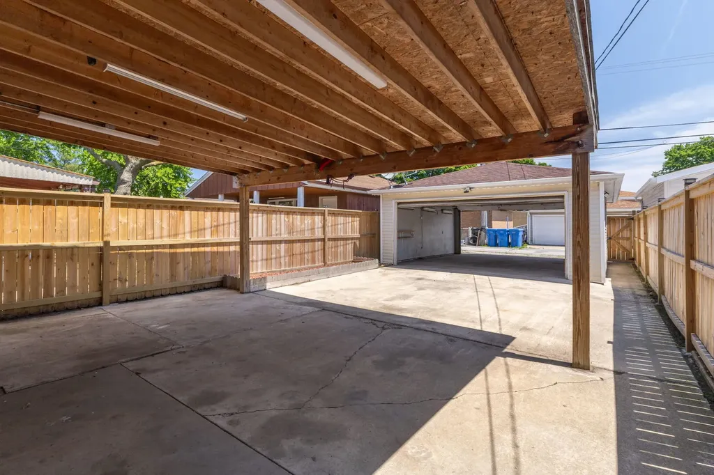 10505 South Avenue F Chicago IL 60617