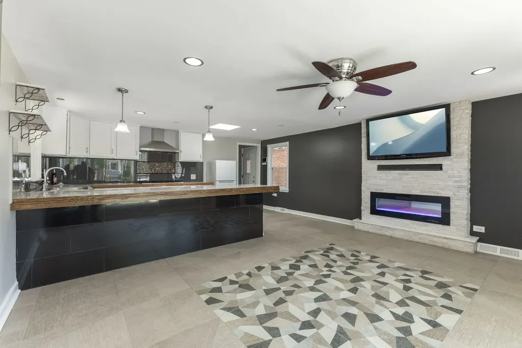 10505 South Avenue F Chicago IL 60617