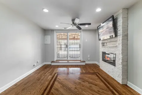 10505 South Avenue F Chicago IL 60617
