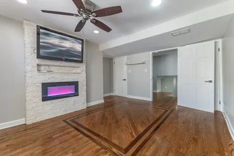 10505 South Avenue F Chicago IL 60617