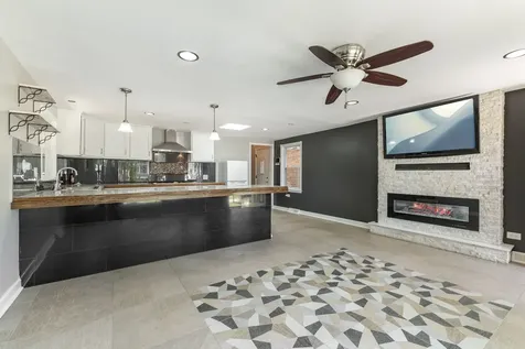 10505 South Avenue F Chicago IL 60617