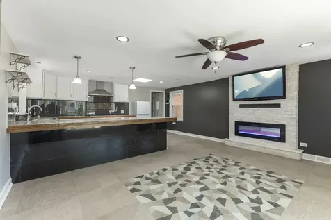 10505 South Avenue F Chicago IL 60617
