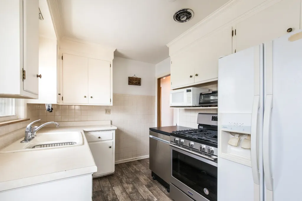 7701 West Victoria Street Chicago IL 60631