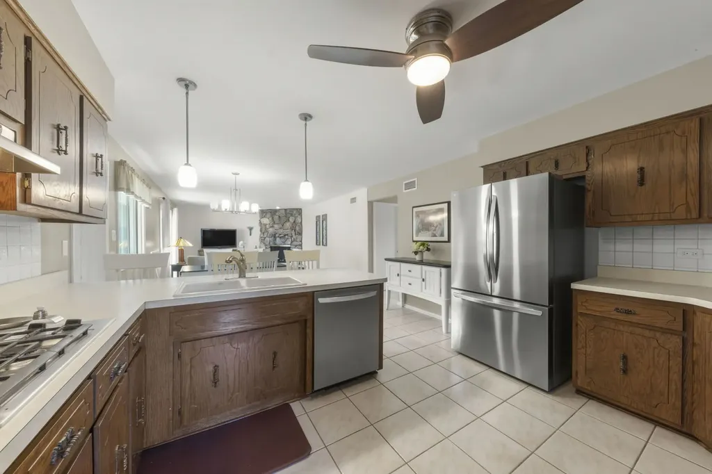 8831 Maple Avenue Orland Park IL 60462