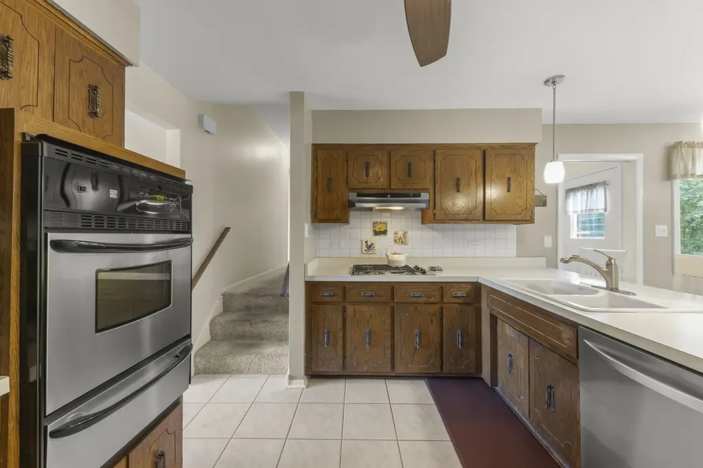 8831 Maple Avenue Orland Park IL 60462