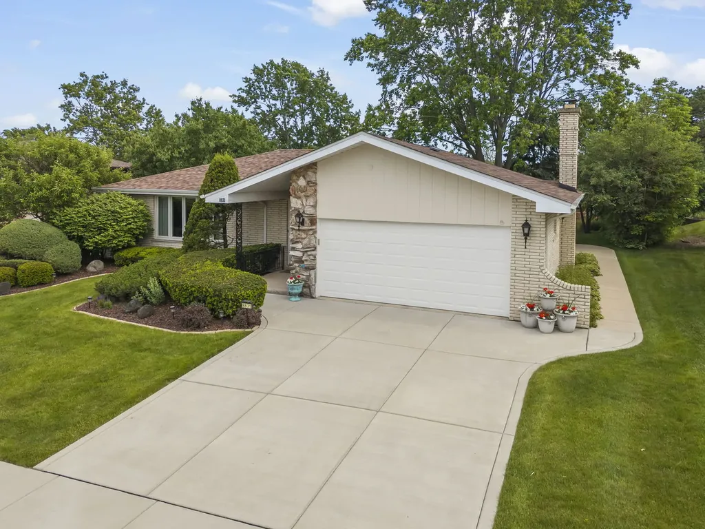 8831 Maple Avenue Orland Park IL 60462