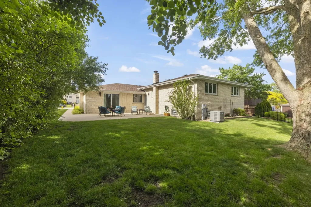 8831 Maple Avenue Orland Park IL 60462
