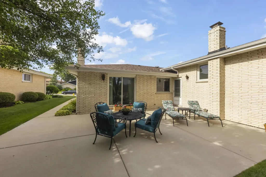 8831 Maple Avenue Orland Park IL 60462
