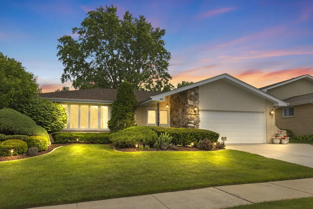 8831 Maple Avenue Orland Park IL 60462