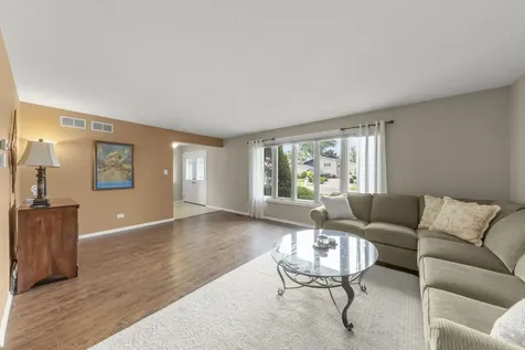 8831 Maple Avenue Orland Park IL 60462