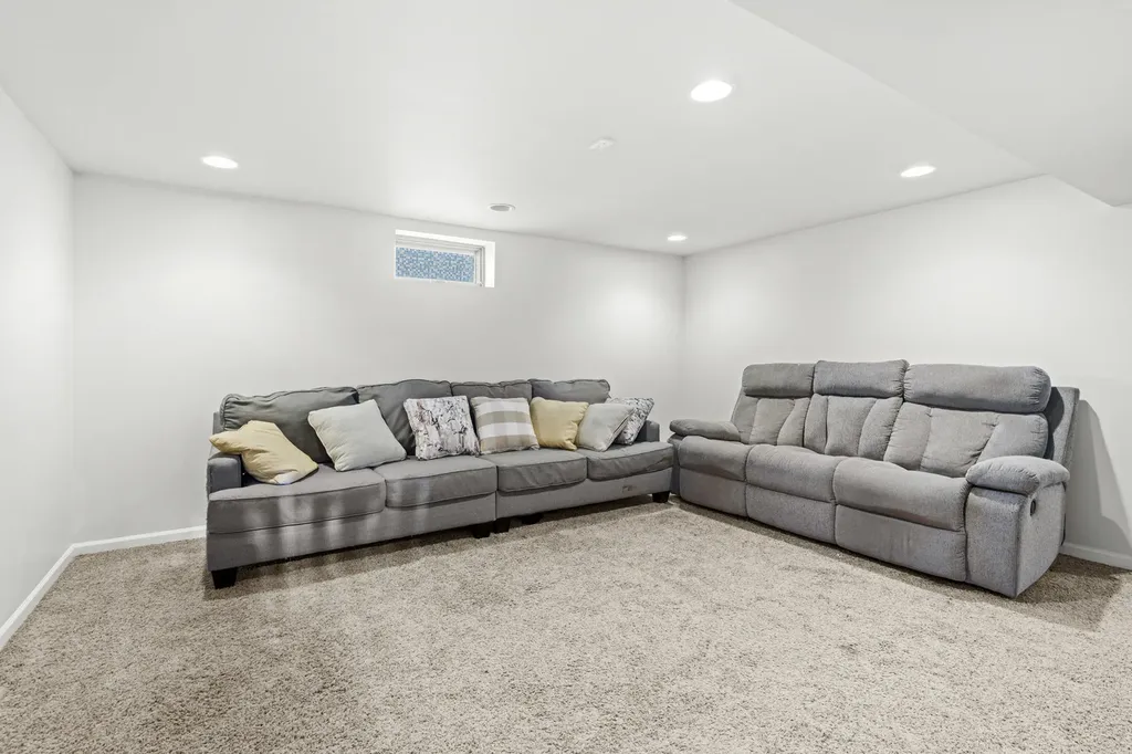 16527 Orange Avenue Orland Park IL 60467