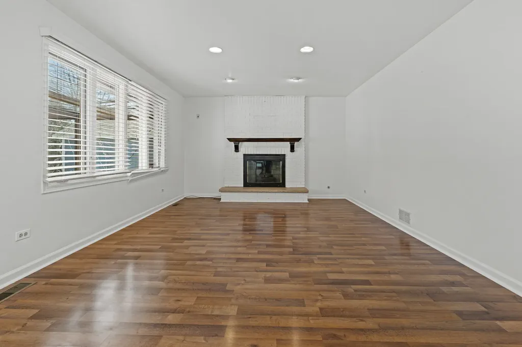16527 Orange Avenue Orland Park IL 60467