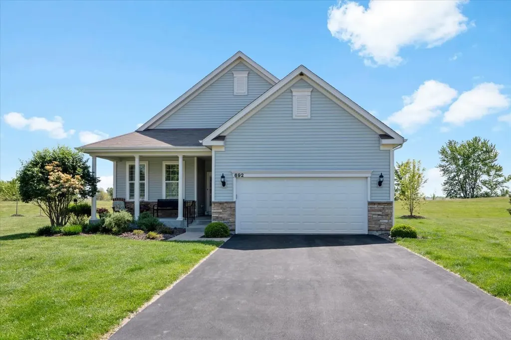 692 Canton Court Oswego IL 60543