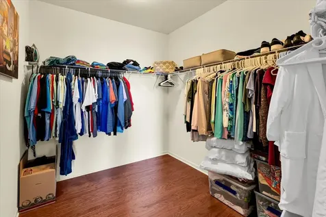 692 Canton Court Oswego IL 60543