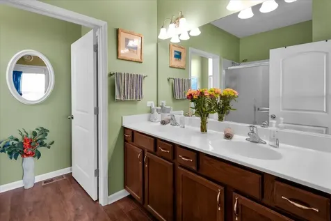 692 Canton Court Oswego IL 60543