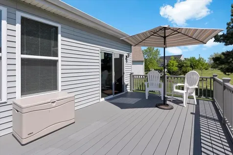 692 Canton Court Oswego IL 60543