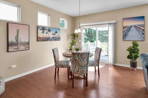 692 Canton Court Oswego IL 60543