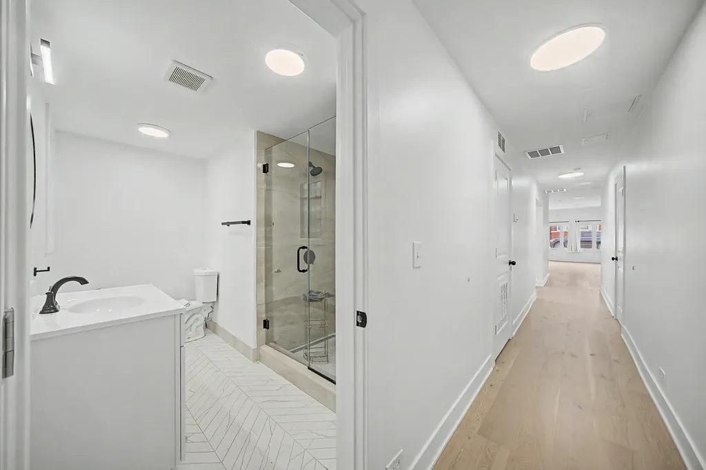 5778 North Elston Avenue Chicago IL 60646